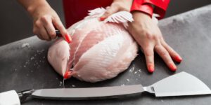 How to use poultry lacers